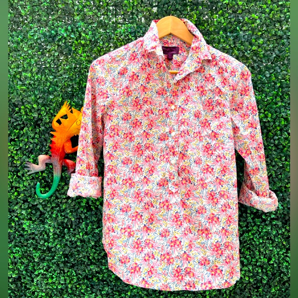 Elevate your everyday look with this iconic J.Crew Liberty shirt!